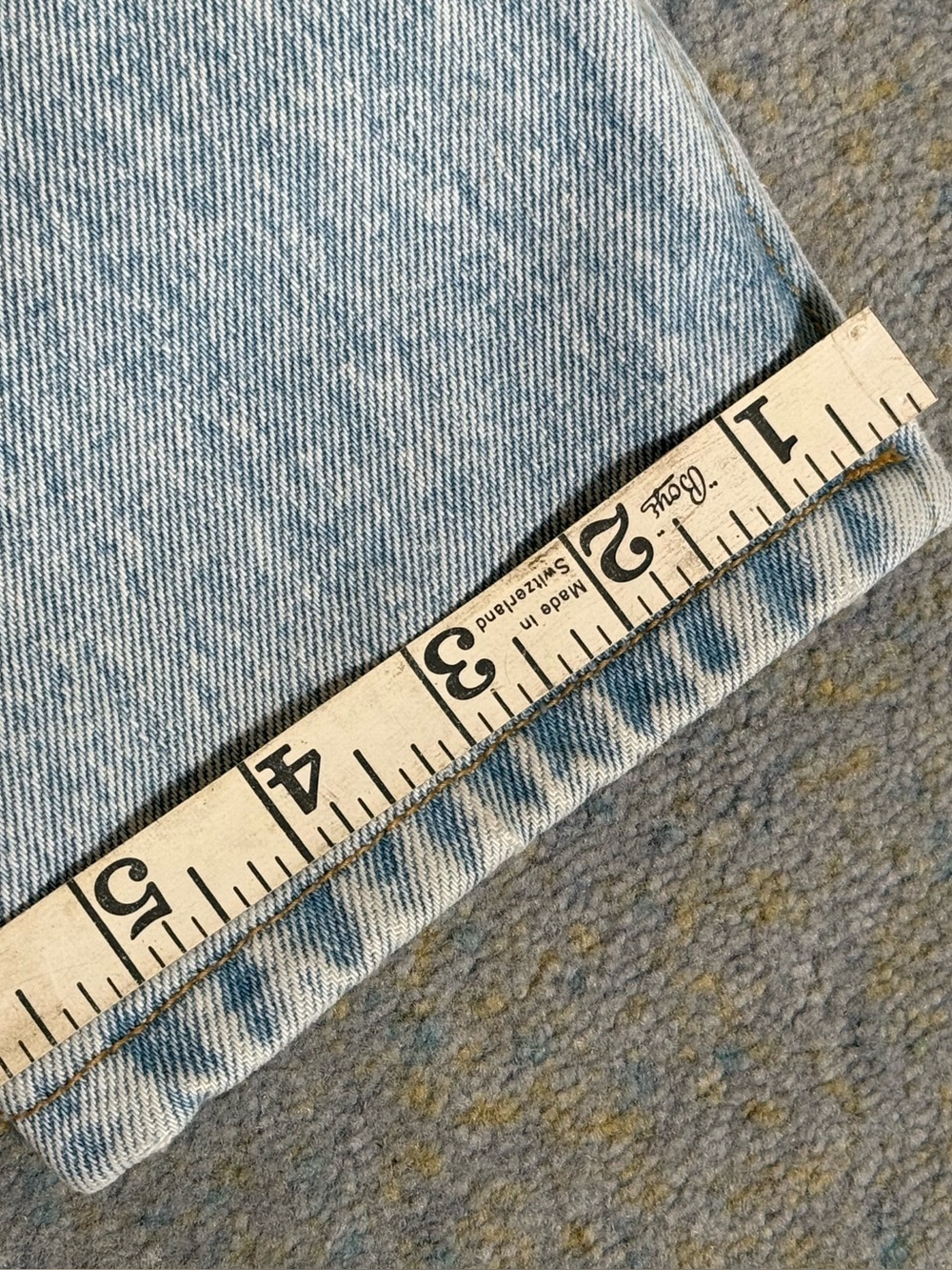 Vintage Guess Jeans, size 29, style 1015, Light Blue Wash/ Ankle Zippers - Picture 12 of 16